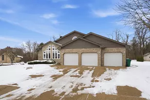 16754 Pineview Dr, Homer Glen, IL 60491 - Photo 1
