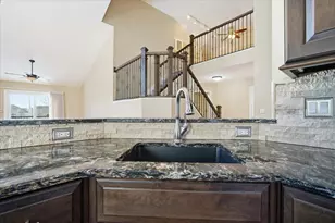 11 Spruce Ct, Bloomington, IL 61704 - Photo 7