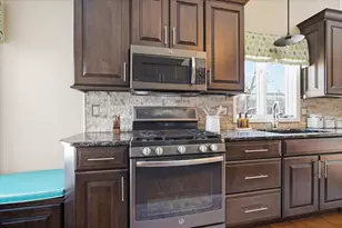 11 Spruce Ct, Bloomington, IL 61704 - Photo 9