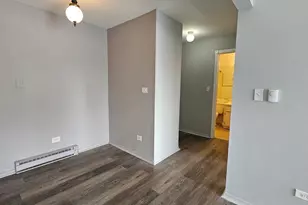 850 E Old Willow Rd, Prospect Heights, IL 60070 - Photo 7