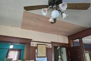 390 W 4th St, Dallas City, IL 62330 - Photo 19