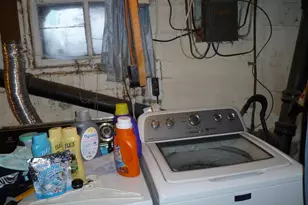 390 W 4th St, Dallas City, IL 62330 - Photo 9