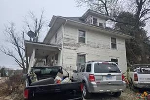 390 W 4th St, Dallas City, IL 62330 - Photo 23