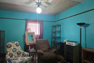 390 W 4th St, Dallas City, IL 62330 - Photo 21
