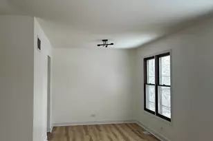 101 Oakwood Dr, Bolingbrook, IL 60440 - Photo 5