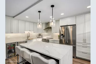 3033 N Sheridan Road #M1, Chicago, IL 60657 - Photo 9