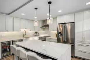 3033 N Sheridan Rd, Chicago, IL 60657 - Photo 9