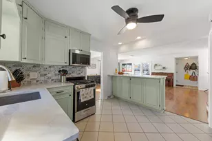 425 Wakeman Ave, Wheaton, IL 60187 - Photo 9