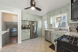 425 Wakeman Ave, Wheaton, IL 60187 - Photo 7