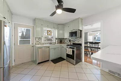 425 Wakeman Avenue, Wheaton, IL 60187 - Photo 9