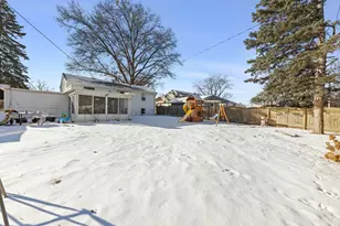 425 Wakeman Ave, Wheaton, IL 60187 - Photo 19