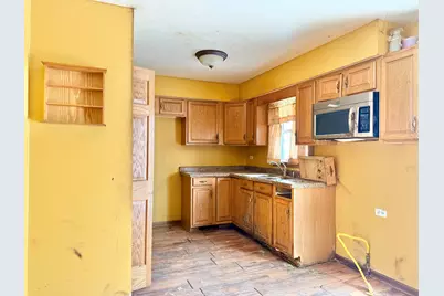 947 Maple Lane, Bartlett, IL 60103 - Photo 5