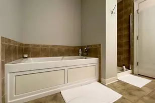 451 W Huron St, Chicago, IL 60654 - Photo 13