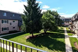 880 S Plum Grove Rd, Palatine, IL 60067 - Photo 7