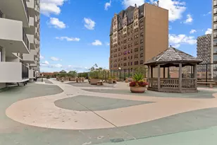 6033 N Sheridan Rd, Chicago, IL 60660 - Photo 29