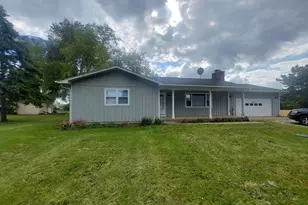 38W715 Huntley Rd, West Dundee, IL 60118 - Photo 3