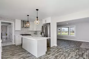 38W715 Huntley Rd, West Dundee, IL 60118 - Photo 35