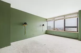 3930 N Pine Grove Ave, Chicago, IL 60613 - Photo 9