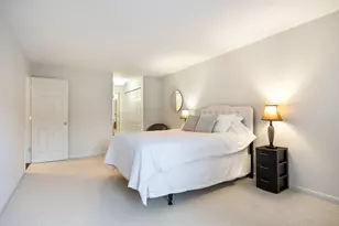 221 N Kenilworth Ave, Oak Park, IL 60302 - Photo 15