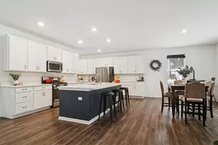 1083 Williamsbury Dr, Crystal Lake, IL 60012 - Photo 7