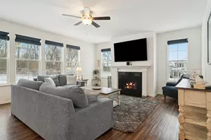 1083 Williamsbury Dr, Crystal Lake, IL 60012 - Photo 5