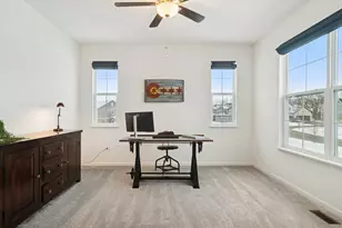 1083 Williamsbury Dr, Crystal Lake, IL 60012 - Photo 3