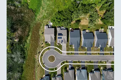 824 Spring Drive, Lindenhurst, IL 60046 - Photo 5