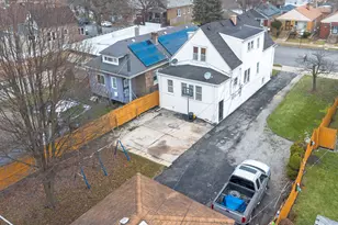 9352 S Woodlawn Ave, Chicago, IL 60619 - Photo 5