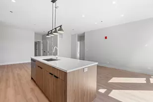 3953 W Dakin St, Chicago, IL 60618 - Photo 7