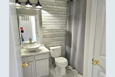 [Address not provided], Round Lake Beach, IL 60073 - Photo 11