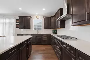 3579 Emerald Rd, Elgin, IL 60124 - Photo 9