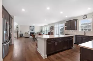 3579 Emerald Rd, Elgin, IL 60124 - Photo 11