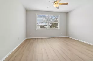 696 S Wellston Ln, Romeoville, IL 60446 - Photo 15