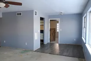 108 N Locust St, Maroa, IL 61756 - Photo 7