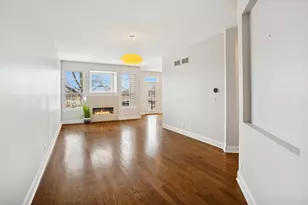 26 Blue Stem Ct, Streamwood, IL 60107 - Photo 3