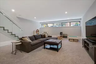 2027 W Belmont Ave, Chicago, IL 60618 - Photo 21