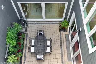 1500 N North Park Avenue, Chicago, IL 60610 - Photo 15