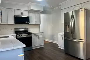 6522 N Spaulding Ave, Lincolnwood, IL 60712 - Photo 3