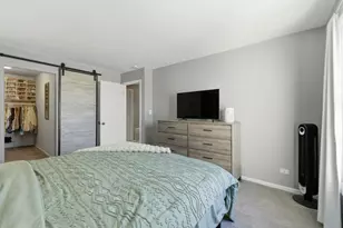 963 Golf Course Rd, Crystal Lake, IL 60014 - Photo 9