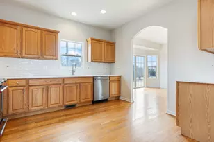 1569 Colleen Ln, Aurora, IL 60505 - Photo 9