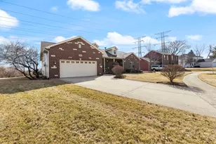 1569 Colleen Ln, Aurora, IL 60505 - Photo 3