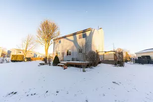 230 Ashley Ct, Roselle, IL 60172 - Photo 39