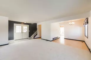 230 Ashley Ct, Roselle, IL 60172 - Photo 5