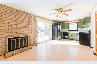 230 Ashley Court, Roselle, IL 60172 - Photo 13