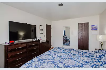 375 Ashwood Court, Vernon Hills, IL 60061 - Photo 11