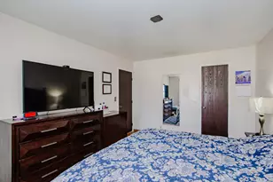 375 Ashwood Ct, Vernon Hills, IL 60061 - Photo 11