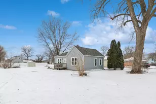 411 E Mazon St, Gardner, IL 60424 - Photo 17