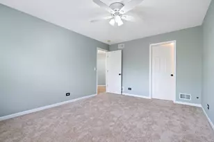 2197 Wilson Creek Cir, Aurora, IL 60503 - Photo 31