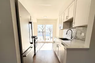 633 Dulles Rd, Des Plaines, IL 60016 - Photo 7