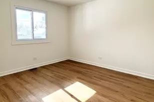 633 Dulles Rd, Des Plaines, IL 60016 - Photo 19